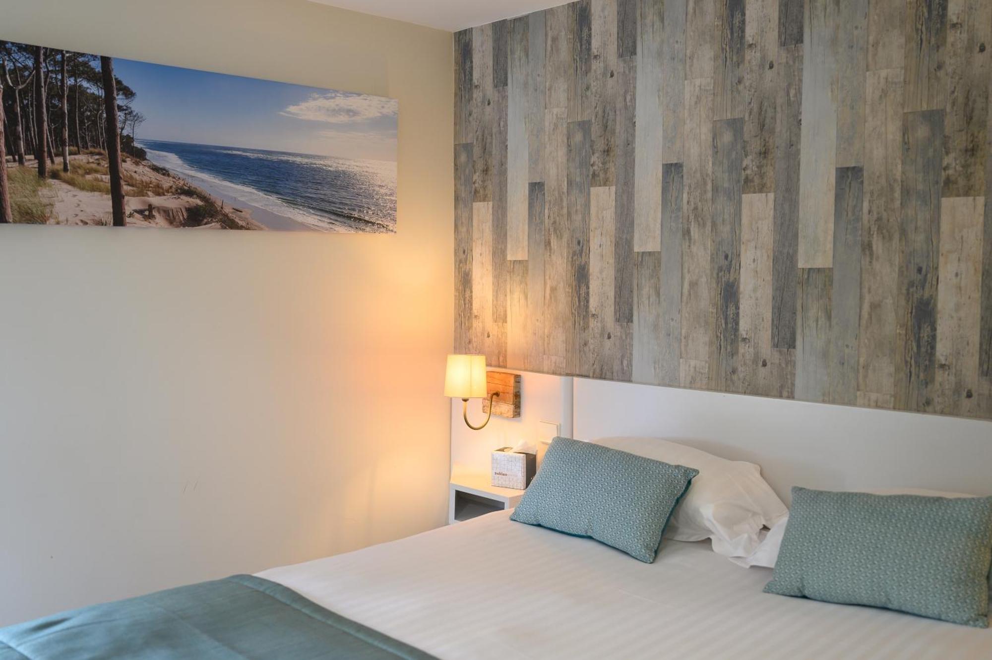 Pey La Tour - Logis Hotels & Restaurant Salleboeuf エクステリア 写真