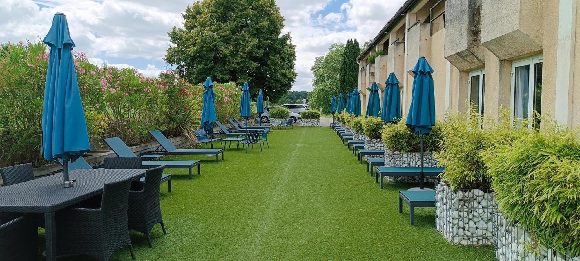 Pey La Tour - Logis Hotels & Restaurant Salleboeuf エクステリア 写真